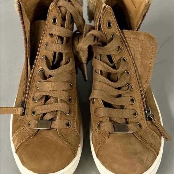 UGG Suede Hightop Sneakers w Shearling Trim Size 7.5 NWT - Picture 4 of 8